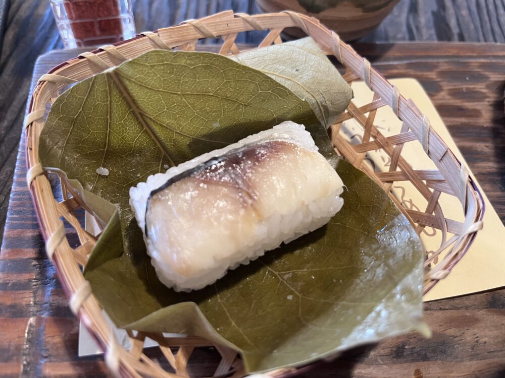 そうめん処森正で注文し柿の葉寿司。