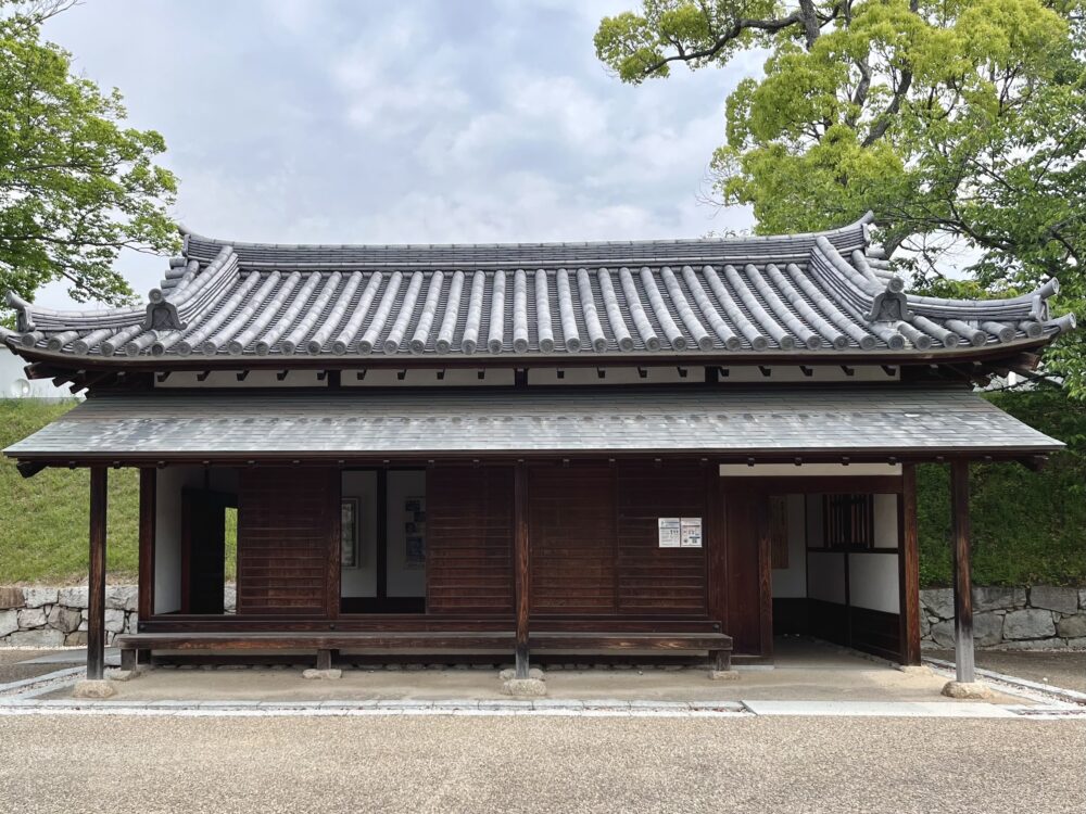 赤穂城跡 三之丸大手門 番所跡に建てられた番所風の休憩所