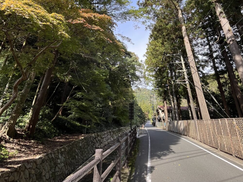 出雲大社　境外摂社　福迎の社　三歳の社へ向かう素鵞川沿いの道