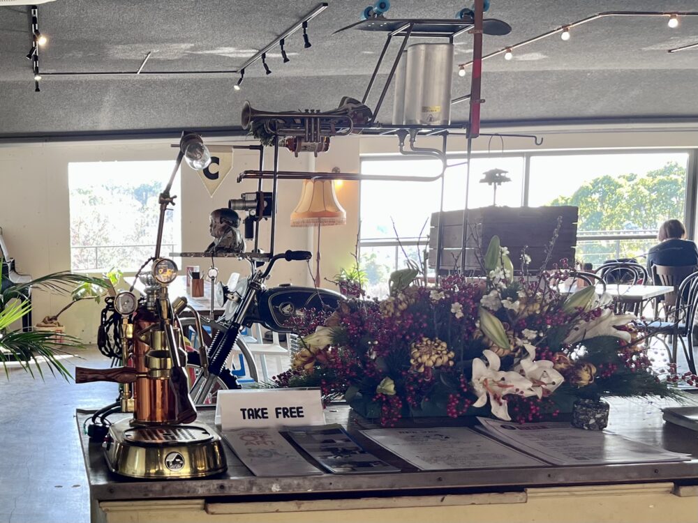 日岡山公園　ON THE HILLのエントランス　ドッグカフェホール