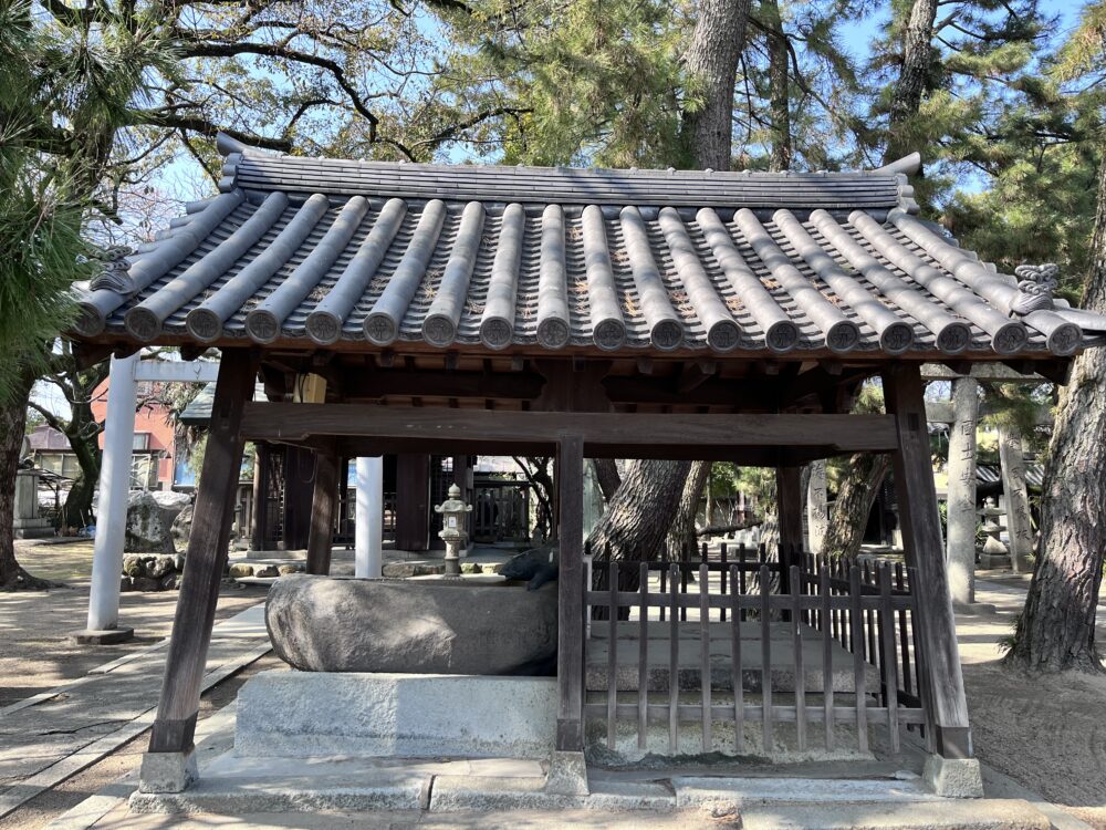 高砂神社　鯉の口の手水舎